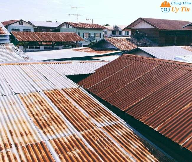 mai-ton-bi-gi-set mái tôn bị gỉ sét